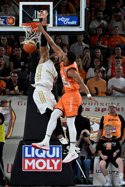 墨士廉积极 墨士廉积极