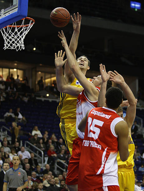 只要给他足 只要给他足